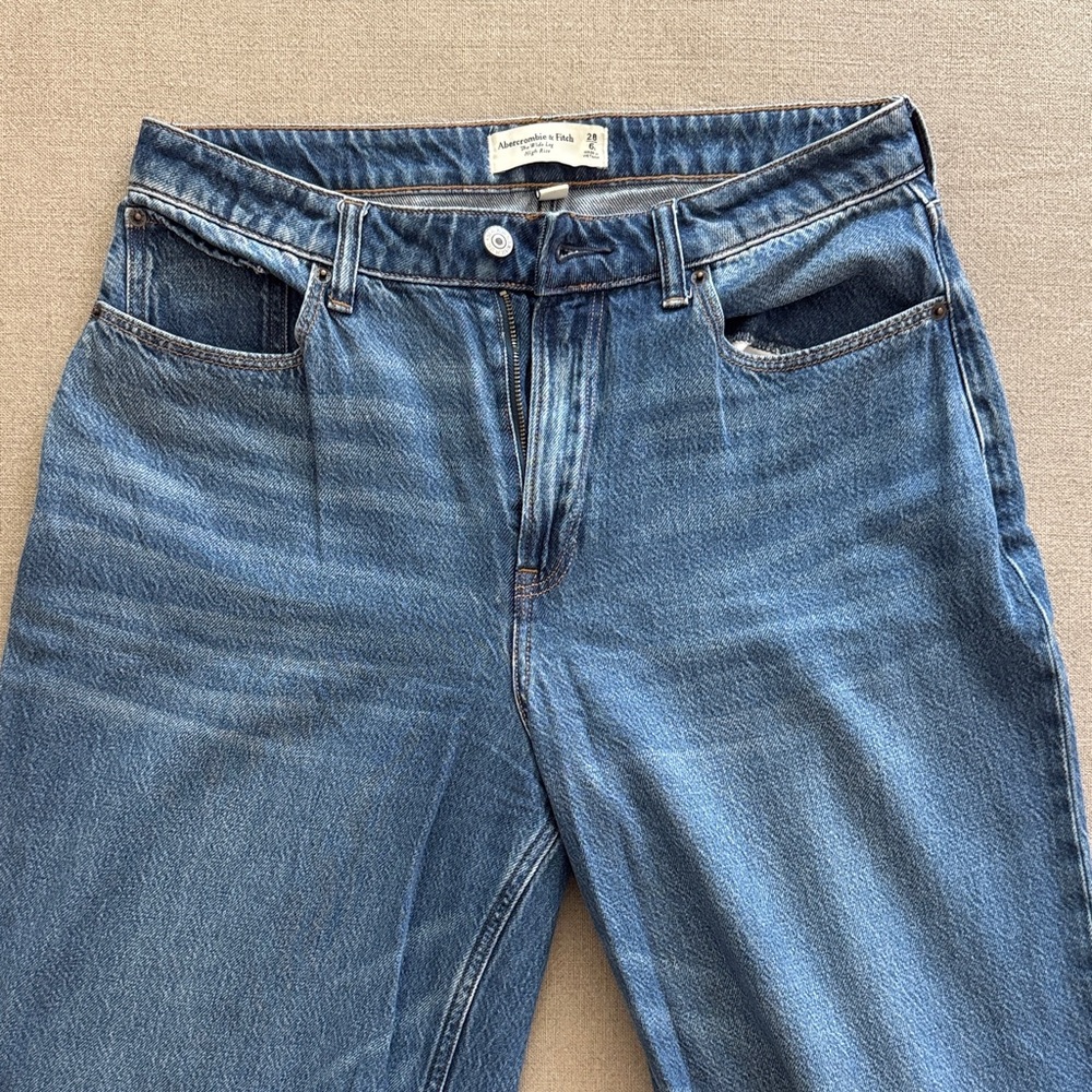 Abercrombie & Fitch High Rise Wide Leg Curve Love Denim Jeans Size 28 Long